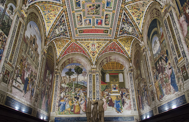 57 - Italia - Siena - catedral - interior - biblioteca